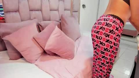 Snapshot of biancaa_naviss chatting on November 6, 9:59 pm biancaa_naviss online show from November 6, 9:59 pm