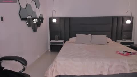 Bianca Pierce online show from November 8, 12:05 pm