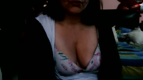 Snapshot of biancasteel chatting on June 9, 11:11 am biancasteel online show from June 9, 11:11 am
