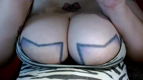Snapshot of bianka_star_ chatting on May 6, 12:43 pm bianca online show from May 6, 12:43 pm