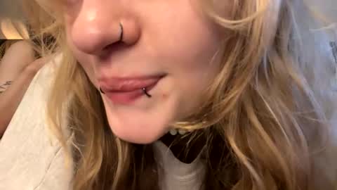 Ellie  online show from March 21, 6:44 pm