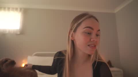 Snapshot of bibi_it_is chatting on October 31, 2:23 am Bibi online show from October 31, 2:23 am