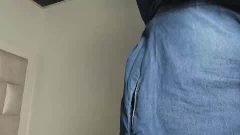 Snapshot of bibiana_js_ chatting on December 1, 12:21 pm bibiana_js_ online show from December 1, 12:21 pm