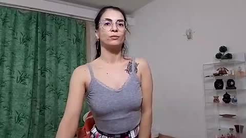 innasugarwild online show from December 1, 4:40 pm