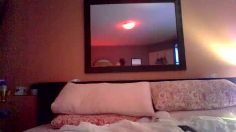 bidaddy83 online show from April 4, 10:35 am