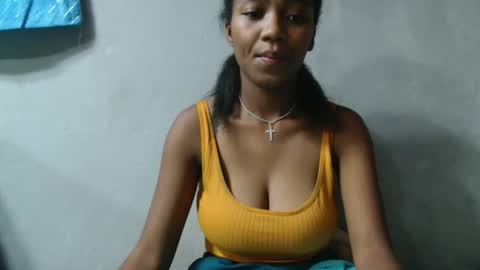 Snapshot of bienvenue987832 chatting on May 2, 7:24 am bienvenue987832 online show from May 2, 7:24 am