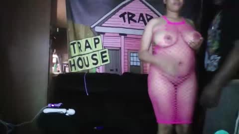 Snapshot of big6lacksteak chatting on March 23, 8:29 am thatcoupledawg online show from March 23, 8:29 am