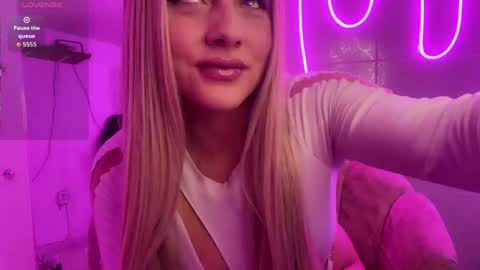 Snapshot of big_clit71 chatting on May 24, 3:00 am angela online show from May 24, 3:00 am