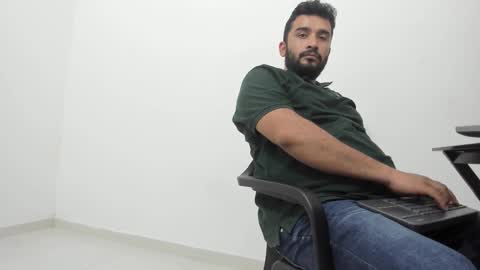 Snapshot of big_dad69 chatting on October 2, 2:18 am Tommy online show from October 2, 2:18 am