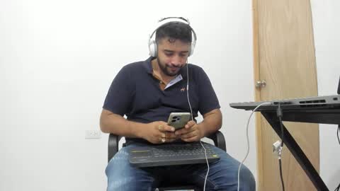 Snapshot of big_dad69 chatting on December 20, 8:27 pm Tommy online show from December 20, 8:27 pm