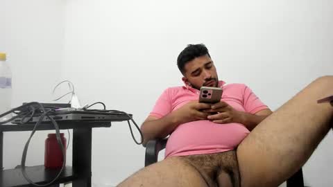 Snapshot of big_dad69 chatting on January 12, 2:50 am Tommy online show from January 12, 2:50 am