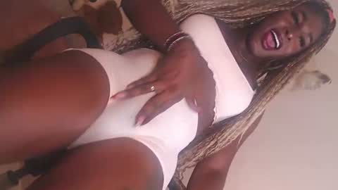 Snapshot of big_goddess_black chatting on July 26, 12:19 am dashiell online show from July 26, 12:19 am