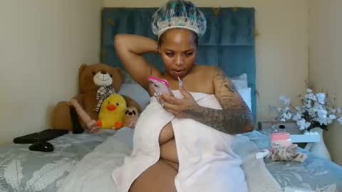 Snapshot of big_melons2001 chatting on October 14, 12:50 pm big_melons2001 online show from October 14, 12:50 pm