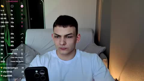 Snapshot of big_rock_edward chatting on March 30, 3:46 pm edward online show from March 30, 3:46 pm