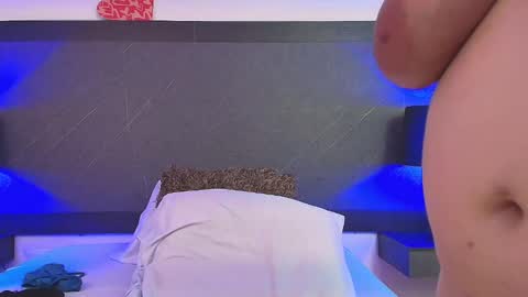 Snapshot of big_tits_in_your_face chatting on December 11, 8:18 pm Tell me Sophia  online show from December 11, 8:18 pm