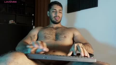 Snapshot of big_versxxx chatting on May 18, 1:39 pm Hot Versx online show from May 18, 1:39 pm
