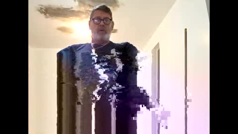 Snapshot of bigal9816192 chatting on April 14, 2:17 am bigal9816192 online show from April 14, 2:17 am