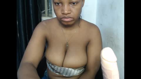 Snapshot of bigassdrip chatting on July 12, 8:00 pm bigassdrip online show from July 12, 8:00 pm