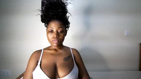Snapshot of bigassmello_ chatting on May 15, 11:45 pm bigassmello_ online show from May 15, 11:45 pm