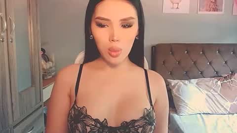 Snapshot of bigassslutdoll chatting on March 24, 4:50 am Mia online show from March 24, 4:50 am