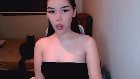 Snapshot of bigassslutdoll chatting on July 2, 2:45 pm Mia online show from July 2, 2:45 pm
