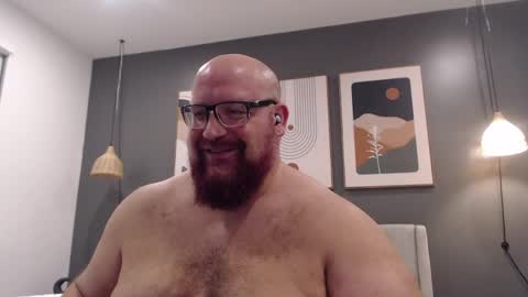 Snapshot of bigbear4cuddles chatting on April 16, 2:45 am BigBear4Cuddles online show from April 16, 2:45 am