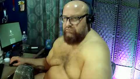 Snapshot of bigbear4cuddles chatting on April 29, 1:43 am BigBear4Cuddles online show from April 29, 1:43 am