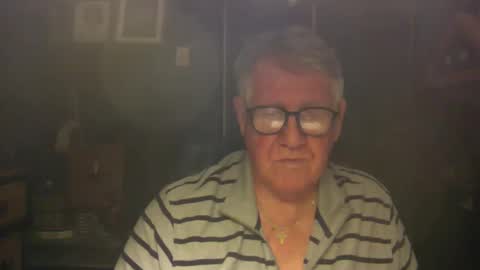Snapshot of bigbeerdrinker1 chatting on April 6, 5:52 am bigbeerdrinker online show from April 6, 5:52 am