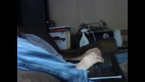 Snapshot of bigbenidick1 chatting on December 18, 9:21 pm BB online show from December 18, 9:21 pm