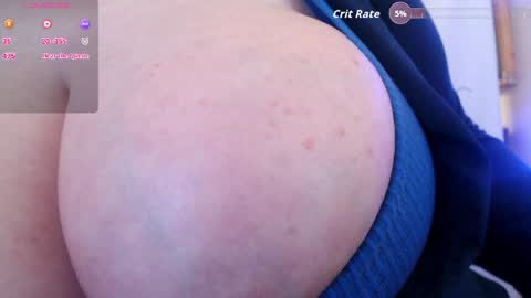 Snapshot of bigbittiesandfun chatting on May 23, 11:42 pm bigbittiesandfun online show from May 23, 11:42 pm