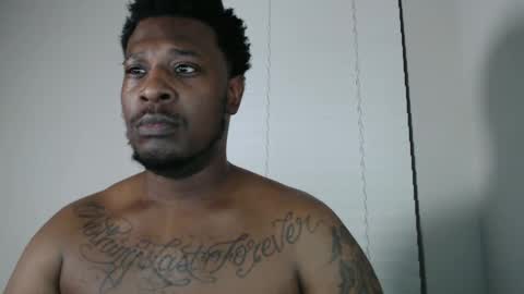 Snapshot of bigblack004 chatting on January 12, 2:03 am bigblack004 online show from January 12, 2:03 am