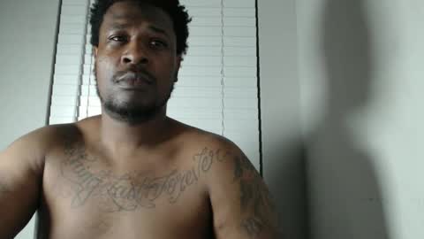 Snapshot of bigblack004 chatting on March 4, 12:50 am bigblack004 online show from March 4, 12:50 am