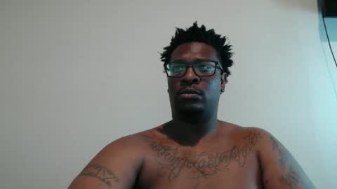Snapshot of bigblack004 chatting on February 7, 7:12 am bigblack004 online show from February 7, 7:12 am