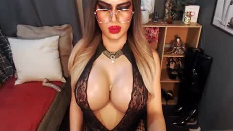 Loraine Cruz online show from February 11, 6:55 pm