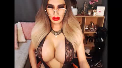 Loraine Cruz online show from September 30, 2:16 am