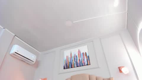   online show from March 8, 10:08 am