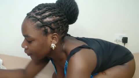 bigboobys123 online show from December 16, 4:50 am