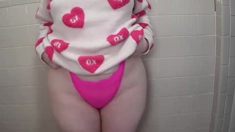 Snapshot of bigbootybunny chatting on December 30, 9:08 pm Isabella online show from December 30, 9:08 pm