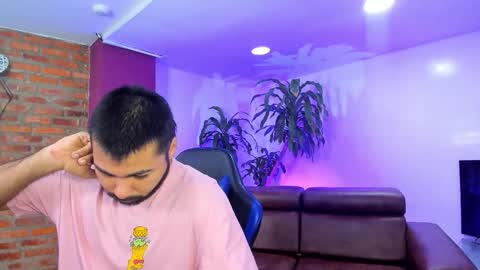 Snapshot of bigbros18 chatting on December 16, 1:05 pm MOD ramon My team is mickey and roman online show from December 16, 1:05 pm