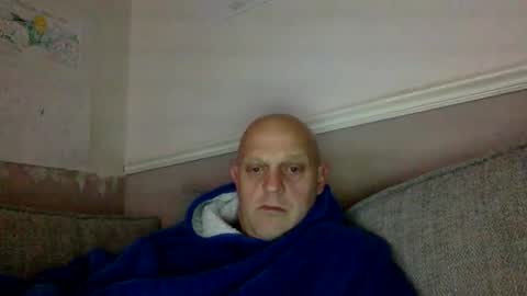 bigbumlover2377 online show from March 19, 10:03 pm