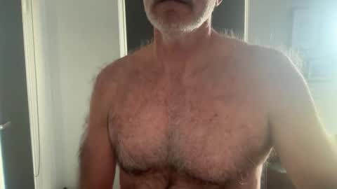 Snapshot of bigbush1 chatting on May 5, 11:46 pm big bush online show from May 5, 11:46 pm
