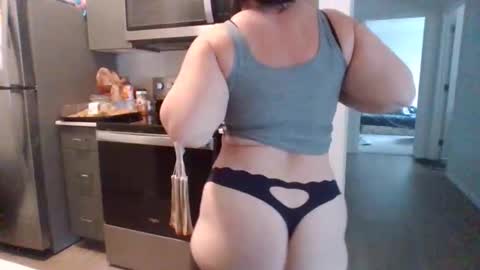 bigbutt35 online show from February 17, 7:09 pm