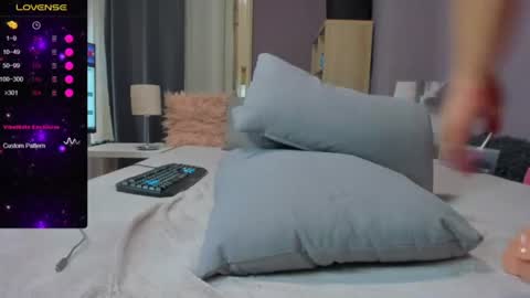 Snapshot of bigbuttmyra chatting on July 18, 7:56 am BigButtMyra BBC RIDER QUEEN online show from July 18, 7:56 am