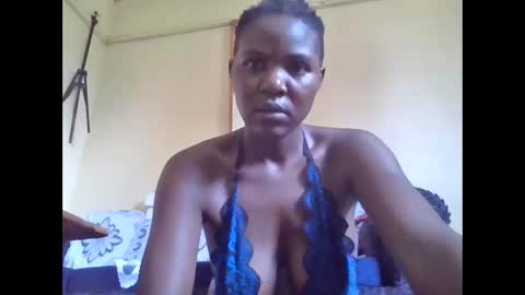Snapshot of bigclit030 chatting on May 23, 8:07 am bigclit030 online show from May 23, 8:07 am
