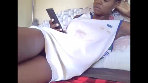 Snapshot of bigclit030 chatting on June 11, 10:02 am bigclit030 online show from June 11, 10:02 am