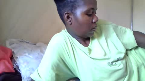 Snapshot of bigclit030 chatting on June 12, 9:19 am bigclit030 online show from June 12, 9:19 am
