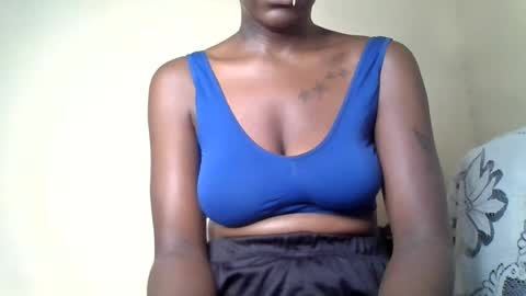 Snapshot of bigclit030 chatting on July 8, 10:42 am bigclit030 online show from July 8, 10:42 am
