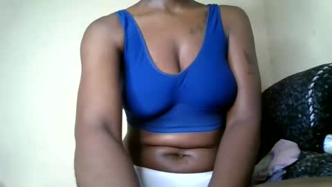 Snapshot of bigclit030 chatting on July 28, 11:17 am bigclit030 online show from July 28, 11:17 am