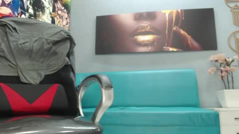 Snapshot of bigcock_hair chatting on May 16, 12:40 am bigcock_hair online show from May 16, 12:40 am