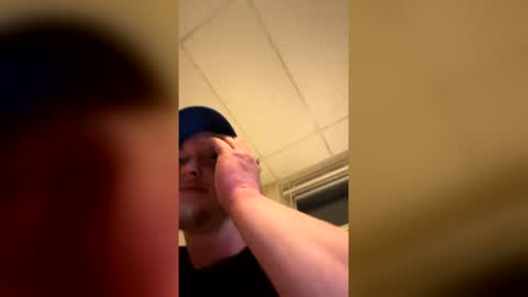 Snapshot of bigdaddycumz chatting on March 27, 3:01 am Bigdaddycumz online show from March 27, 3:01 am